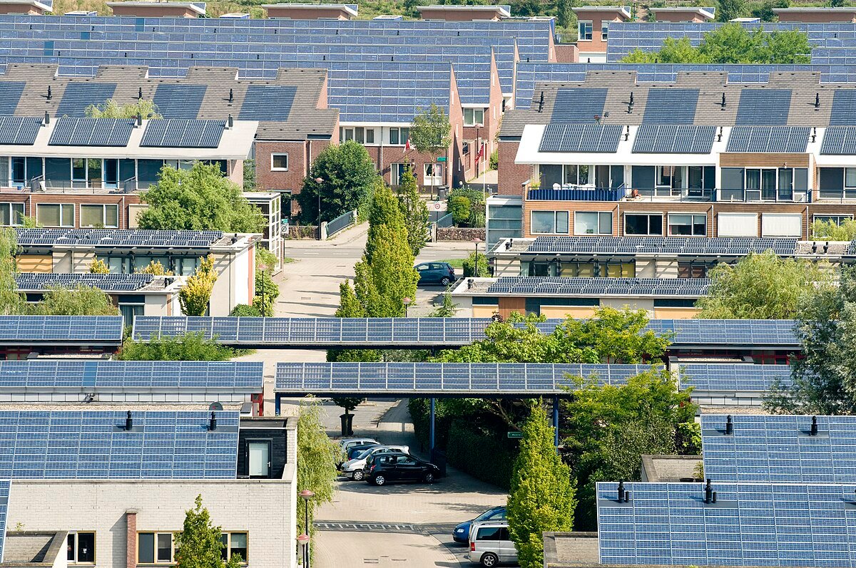 How many solar panels are needed to power a house